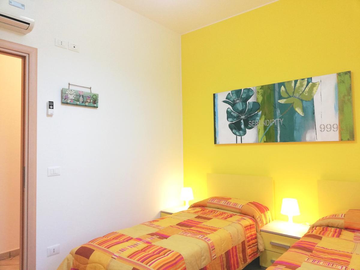 Capo D'Orlando Apartments エクステリア 写真
